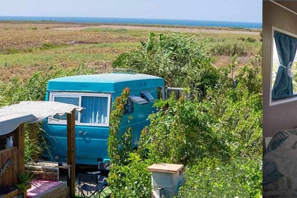 JABUTI Autocaravana con porche y aparcamiento foto