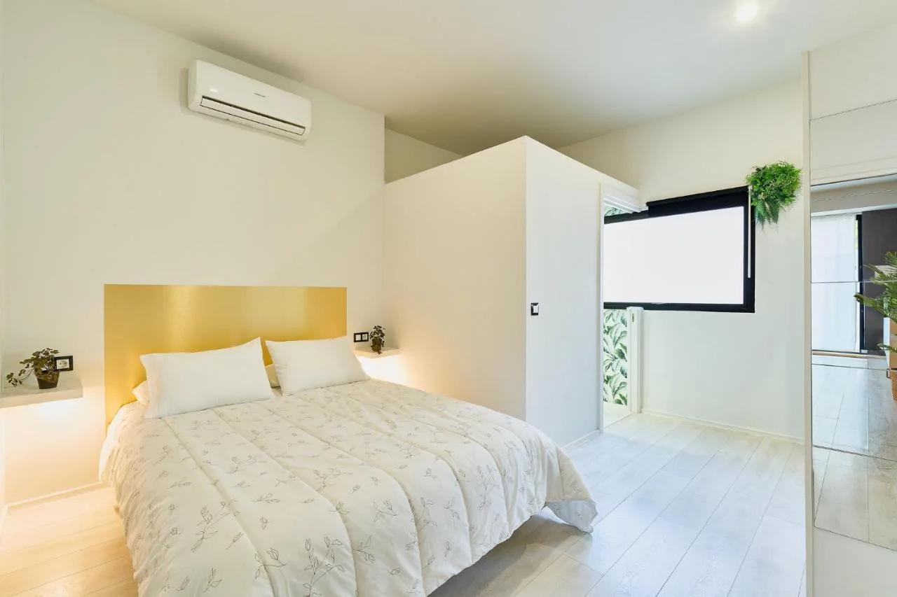 Kosta Homes - Modern Coastal Getaway 400m from Sea photo