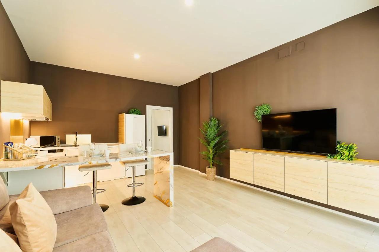 Kosta Homes - Modern Coastal Getaway 400m from Sea photo