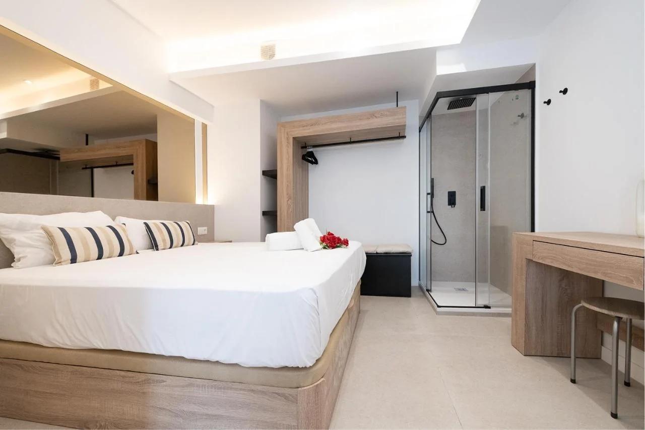 Málaga RIVERSIDE OASIS Apartment Jacuzzi - by N&N Luxe Properties photo