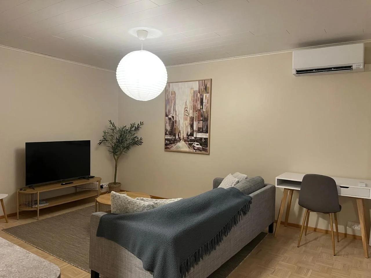 Gem of Vuosaari - private sauna, free parking and WiFi, walking distance from metro