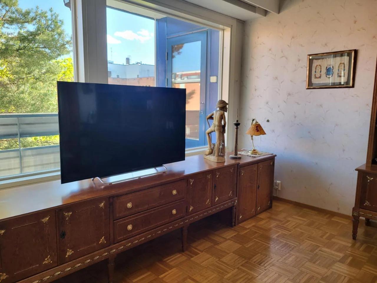 Large apartment with 4 bedrooms, central location photo