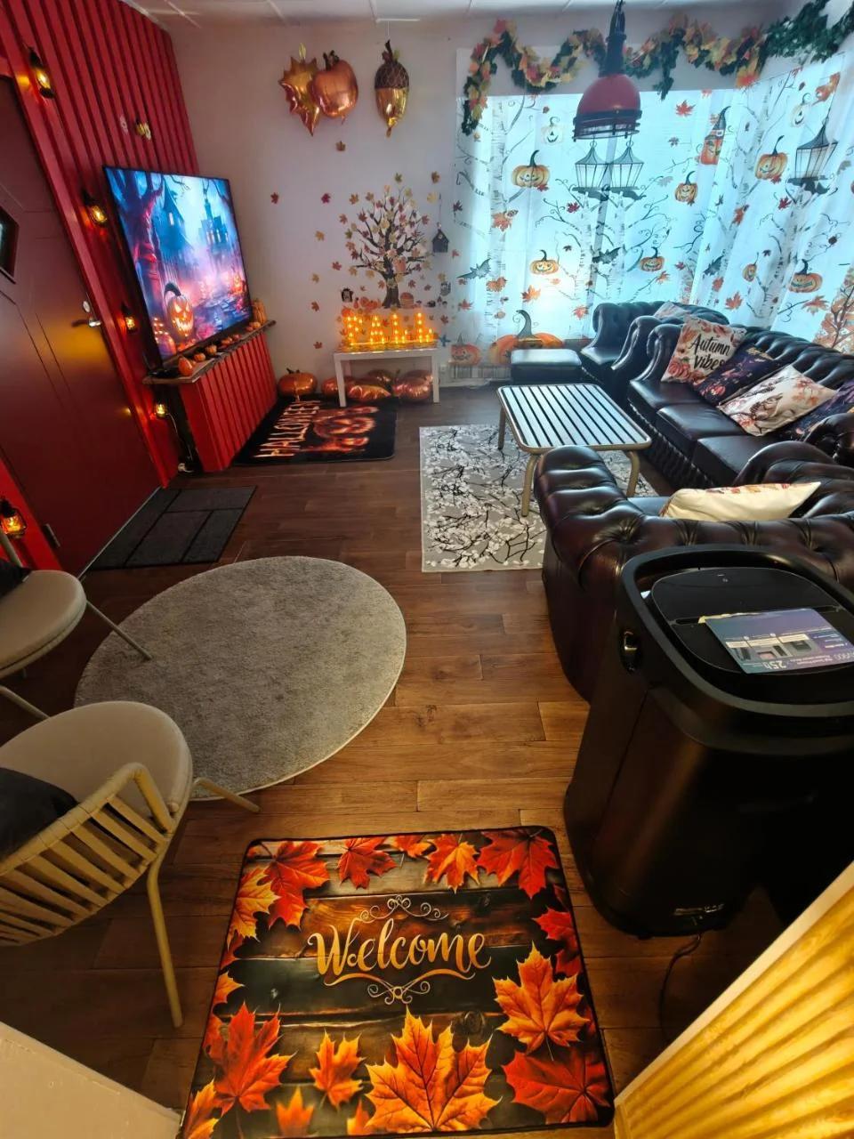 Relax & Recharge - a Unique Suite with a Touch of Luxury - Hot Tub and Sauna Inspired Decor #NOT A REAL SAUNA# Easy City Access - direct train 15 min to city photo