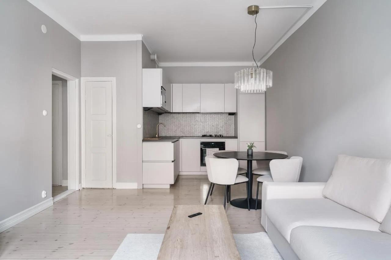 Renovated Nordic Apt 4min to Center 100m Metro