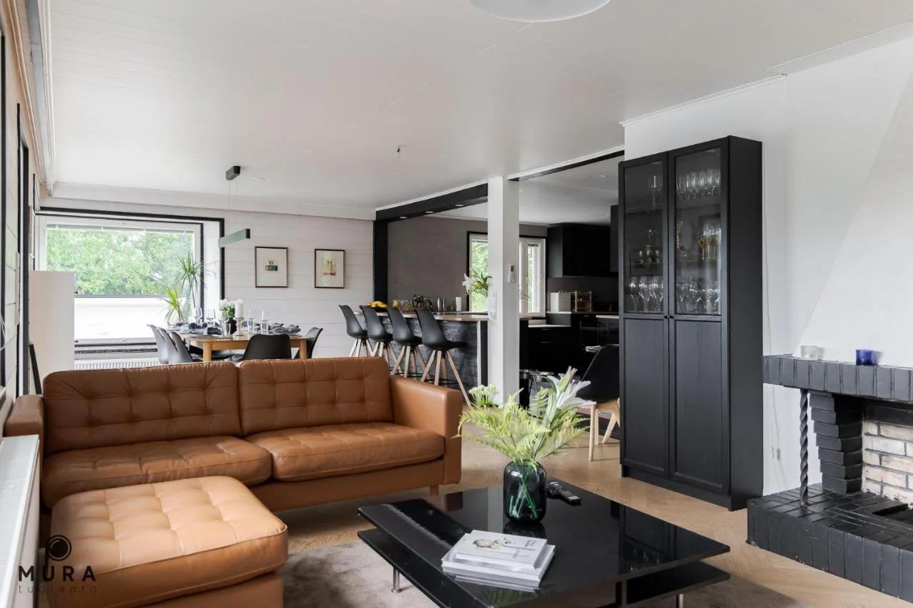 Villa Gaia! - Luxury villa with jacuzzi and beach close to trainstation 10 minutes from Tampere city! 1,5 hours to Helsinki photo