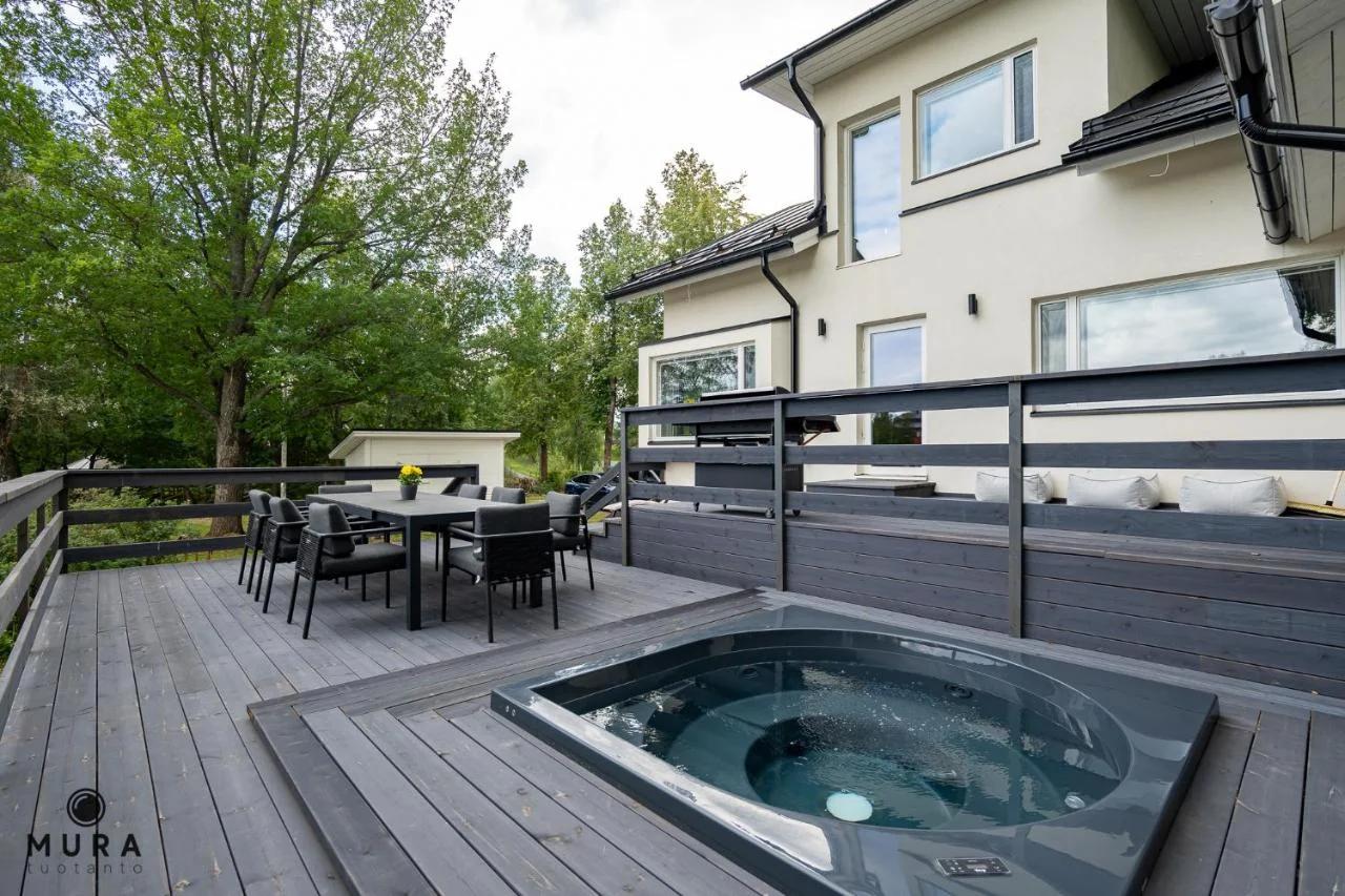 Villa Gaia! - Luxury villa with jacuzzi and beach close to trainstation 10 minutes from Tampere city! 1,5 hours to Helsinki photo