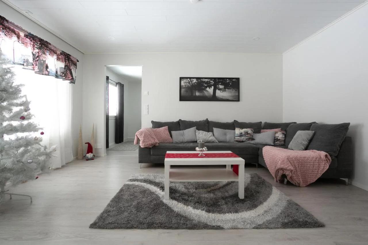 Villa Onnela with sauna,wifi and parking near Santa Village photo