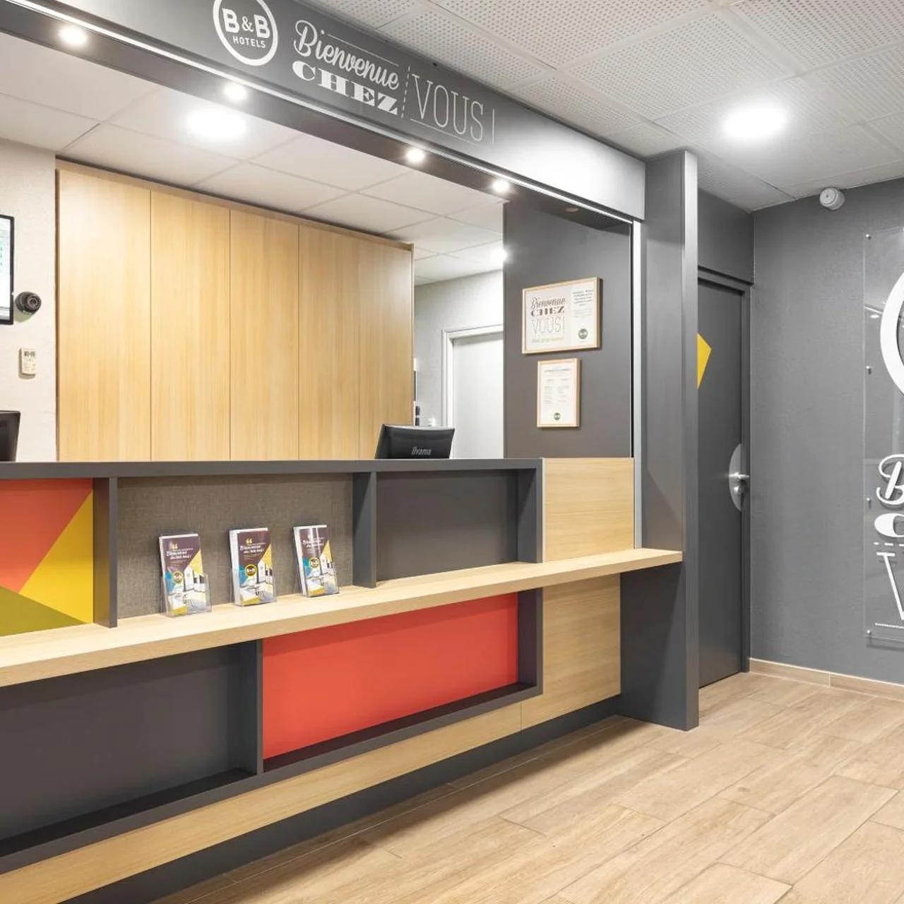 B&B HOTEL Lyon Centre Monplaisir photo