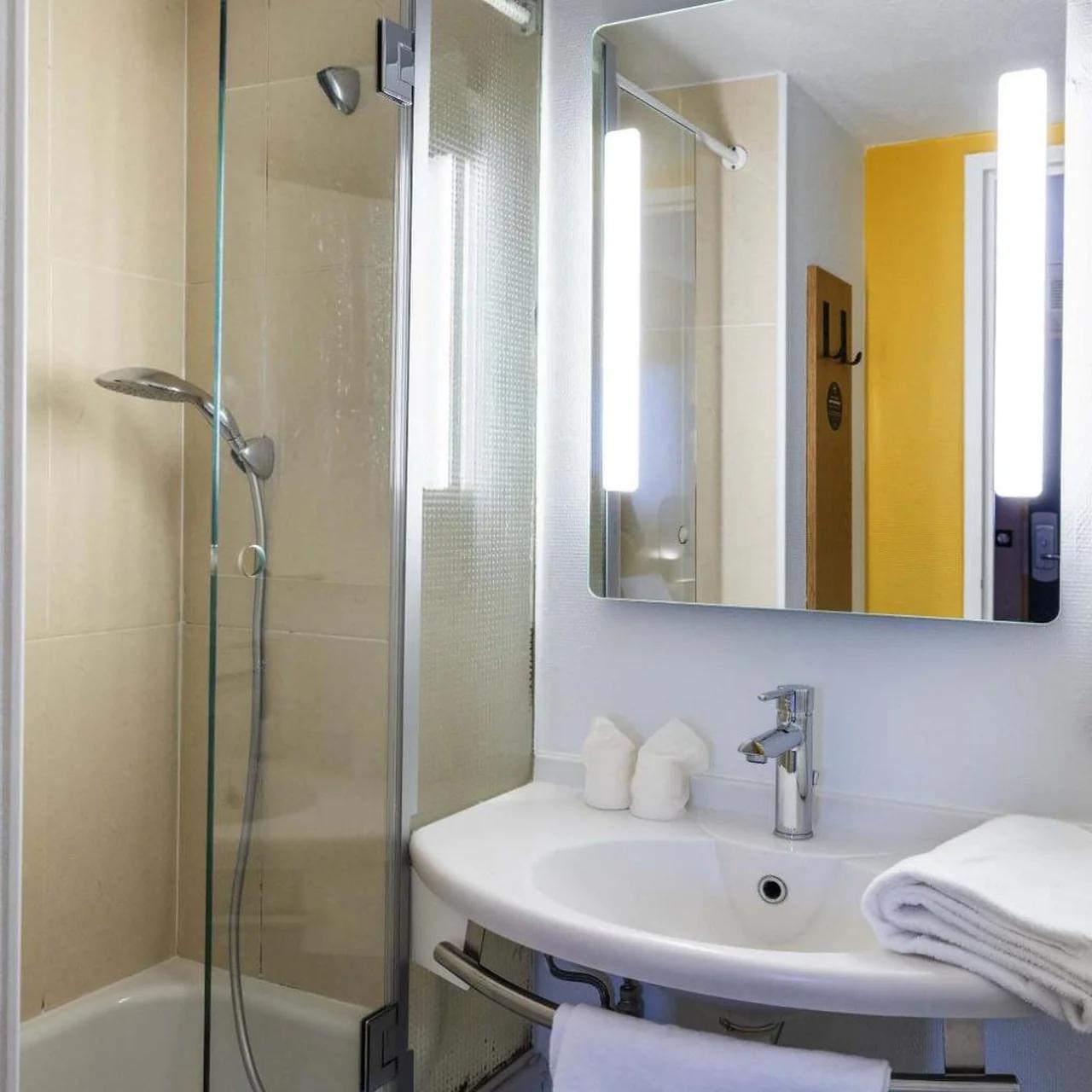 B&B HOTEL Perpignan Sud Porte d'Espagne photo