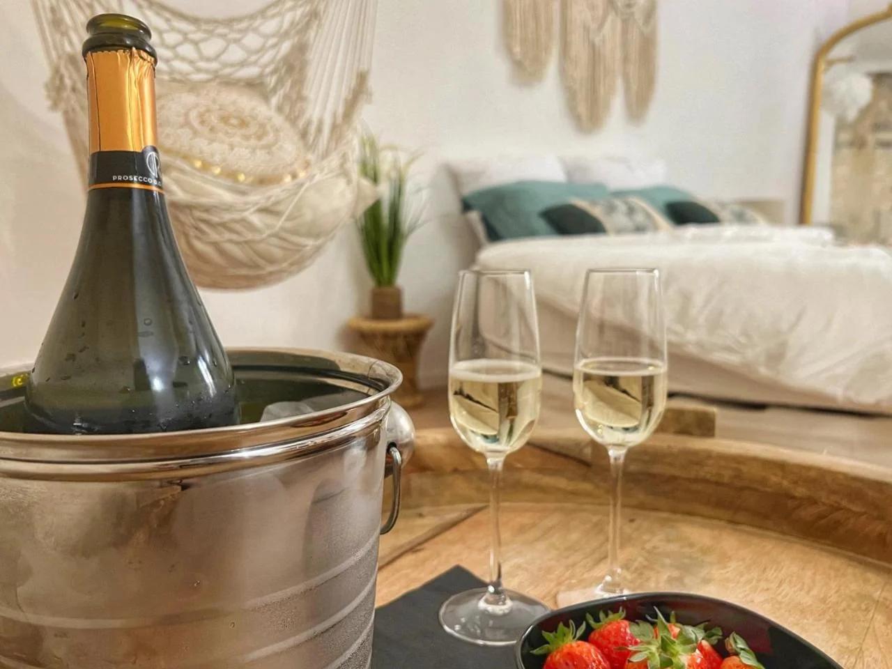 Bien-être au naturel, Love Room, Jacuzzi Sauna, Centre-Historique foto