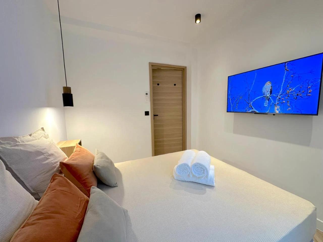 F1 GP MONACO # MENTON - 6 PERSONS - 2 BEDROOMS - FULL RENOVATED - FULL CLIM - HYPERCENTER - BEACH AND SUn foto