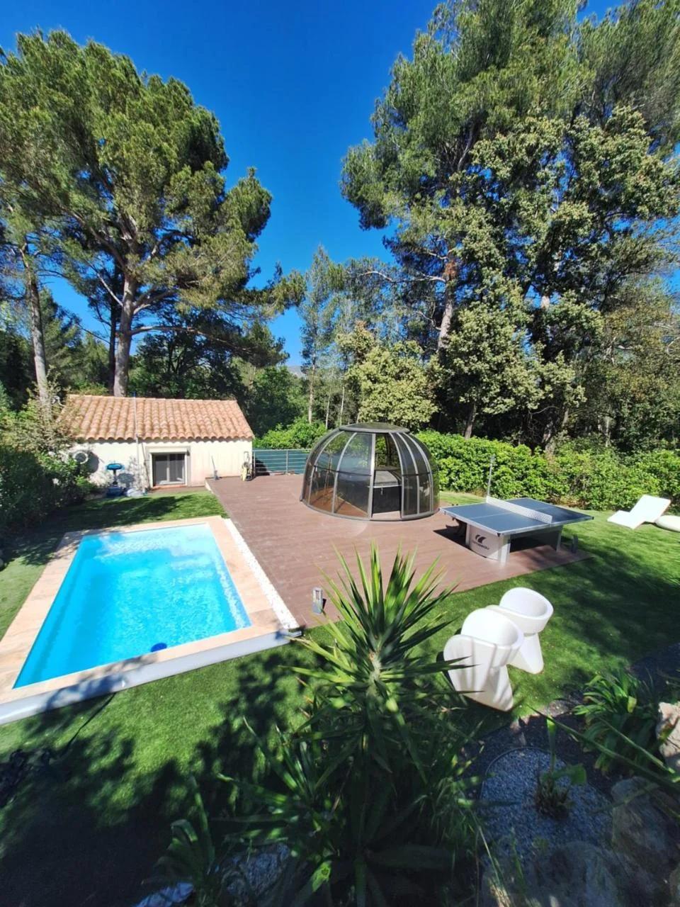 La Bonne Etoile Marseille ! Hébergement romantique ! Jacuzzi et Piscine chauffée foto