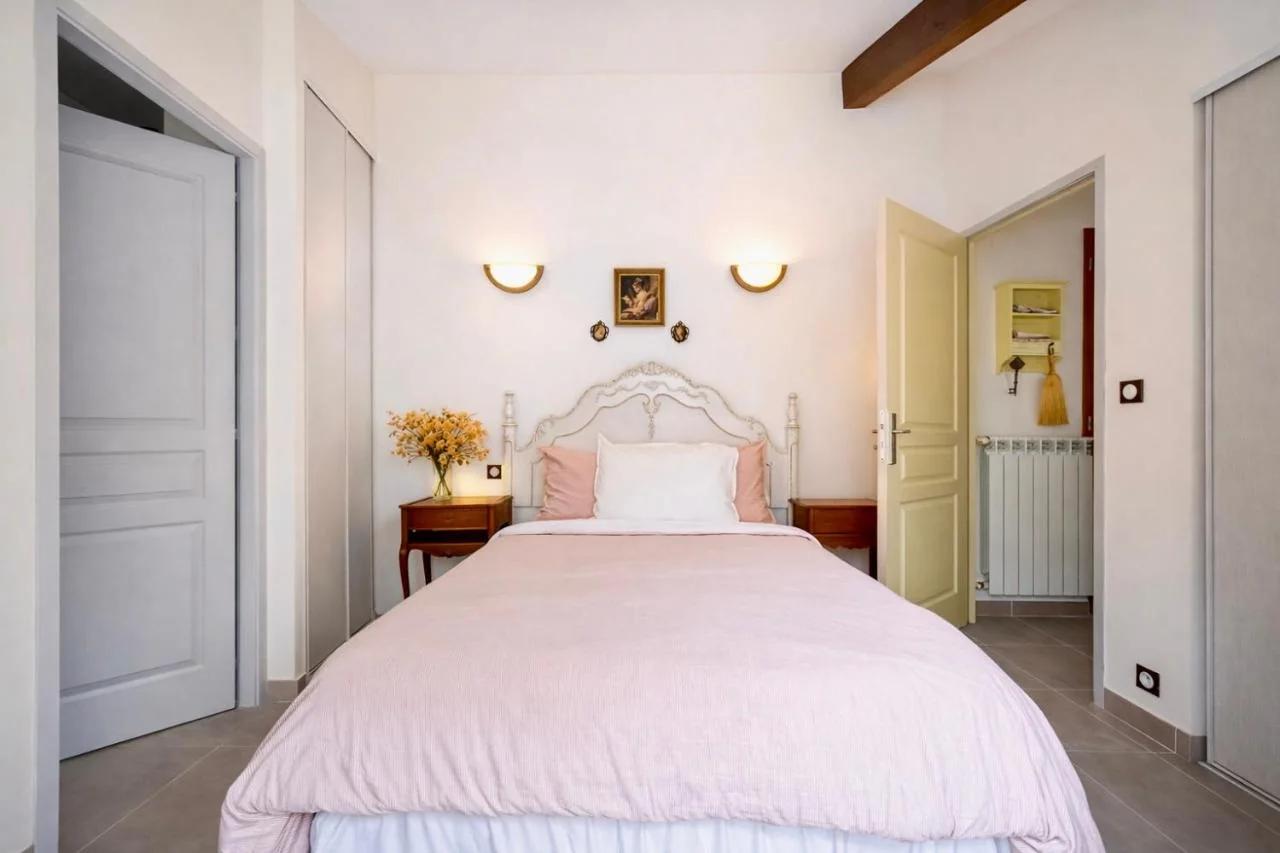 LaPetite Maison Abigail, Peaceful home in Avignon foto