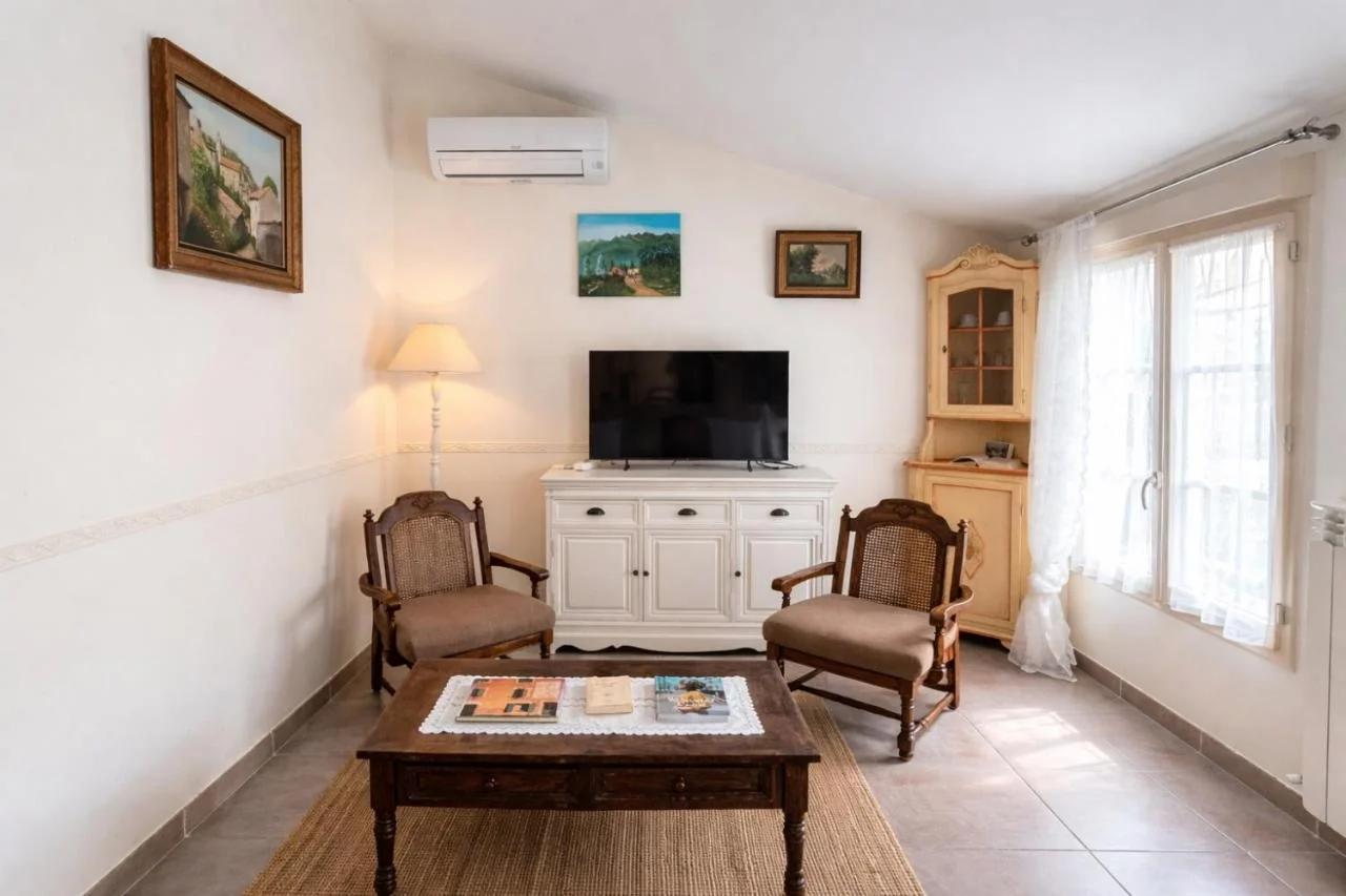 LaPetite Maison Abigail, Peaceful home in Avignon foto