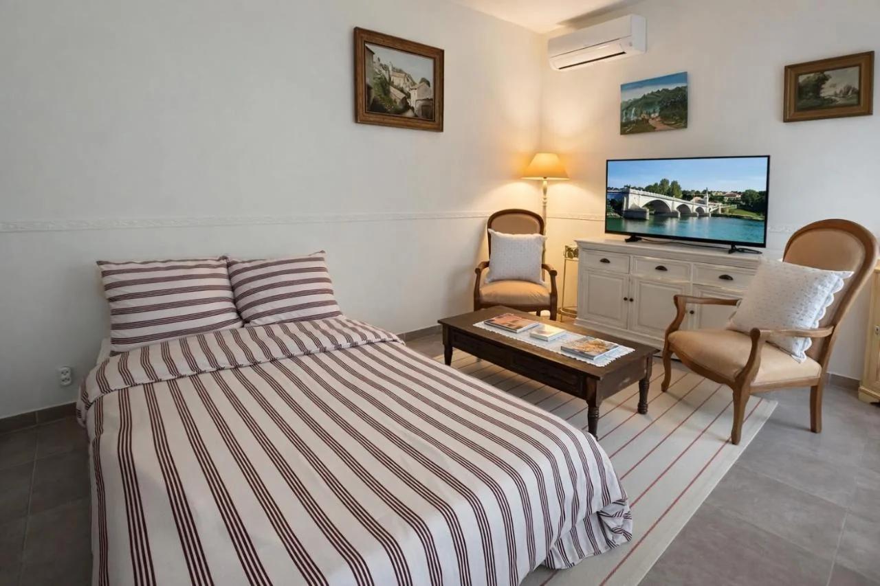 LaPetite Maison Abigail, Peaceful home in Avignon foto