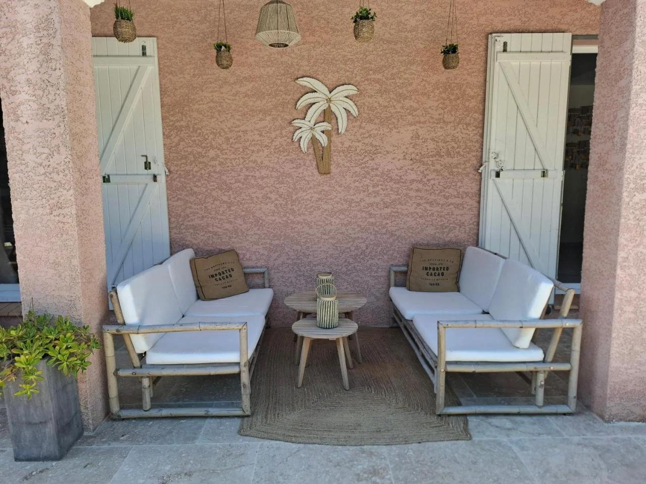 Le Mas Victoria - Chambres d'hôtes avec table d'hôtes-Parking privé ferme photo