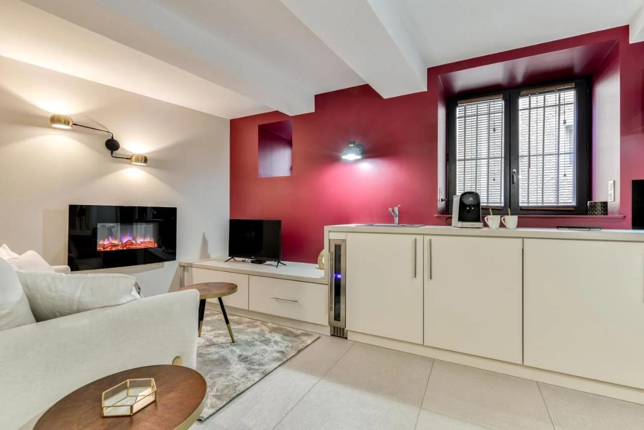 Les Gîtes de Laure - O Lit Divin, Instant de volupté, BALNEO SAUNA, Climatisation, 160m de la Cité Médiévale foto