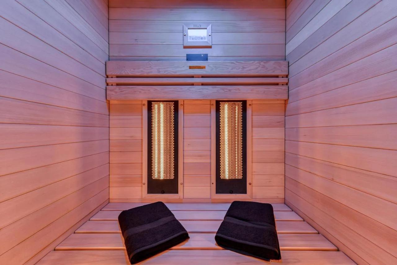 Les Gîtes de Laure - O Lit Divin, Instant de volupté, BALNEO SAUNA, Climatisation, 160m de la Cité Médiévale foto