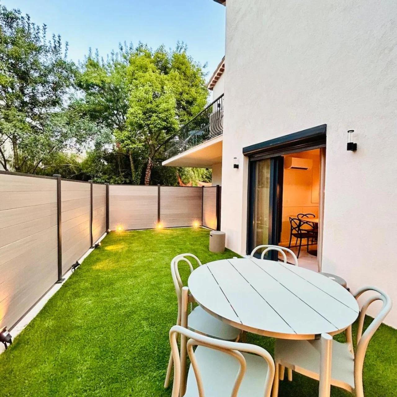 Luxury Suite - Intimate Garden, BBQ & Private Parking