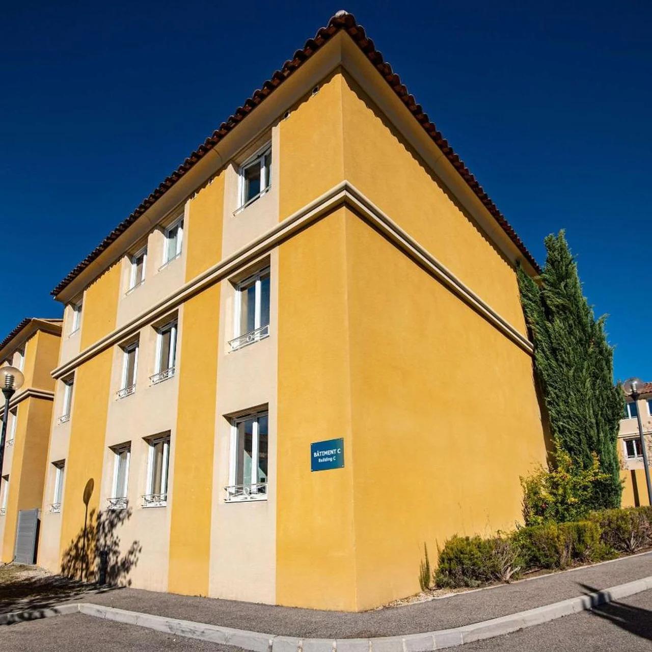 Comfort Aparthotel Aix Le Tholonet photo