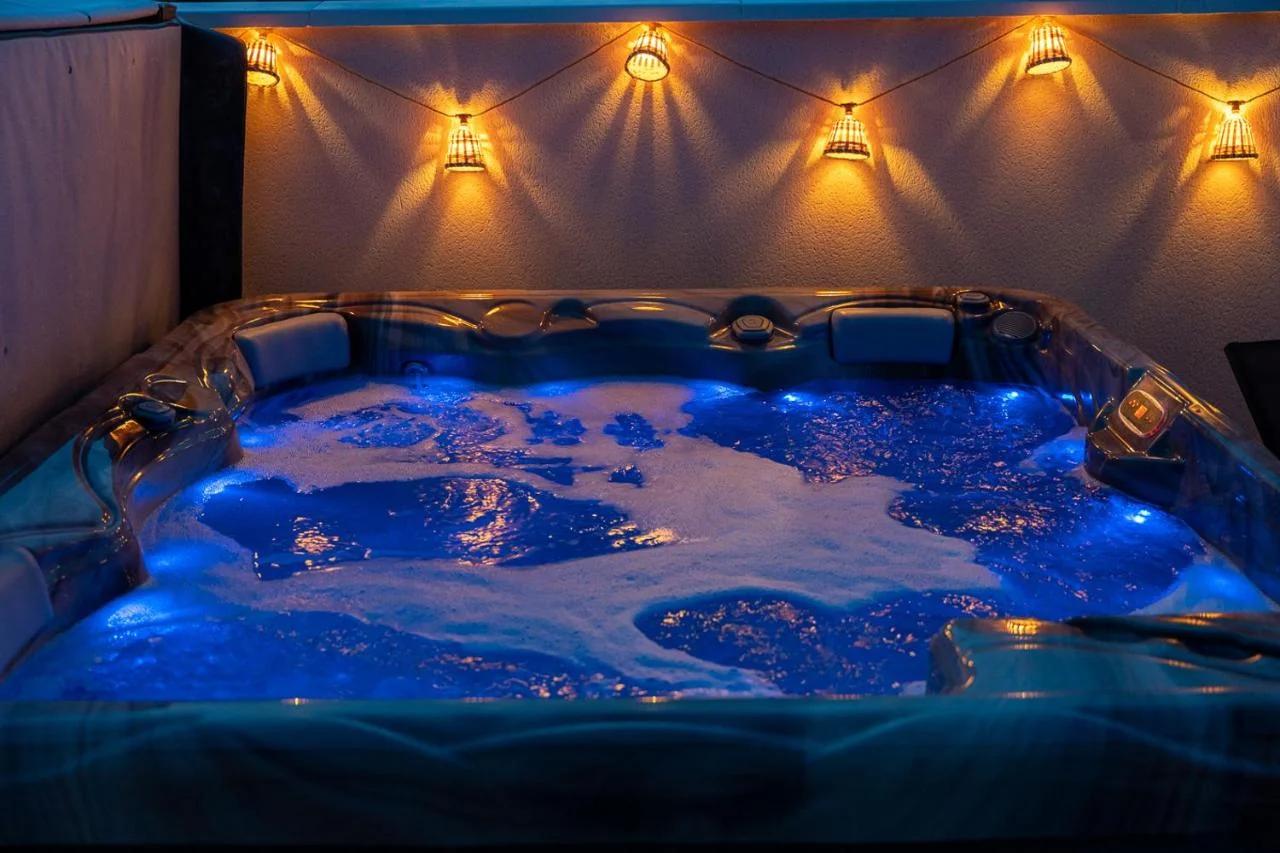 Spa&Stay - Anna Outdoor Private Jacuzzi foto