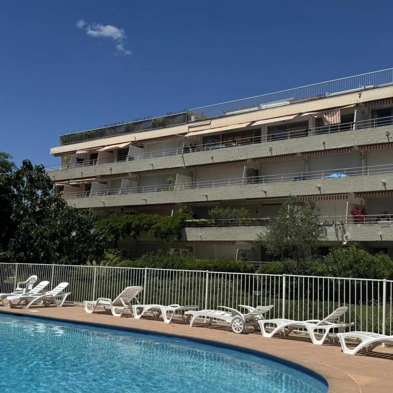 Studio in Saint tropez, swimming pool and parking foto