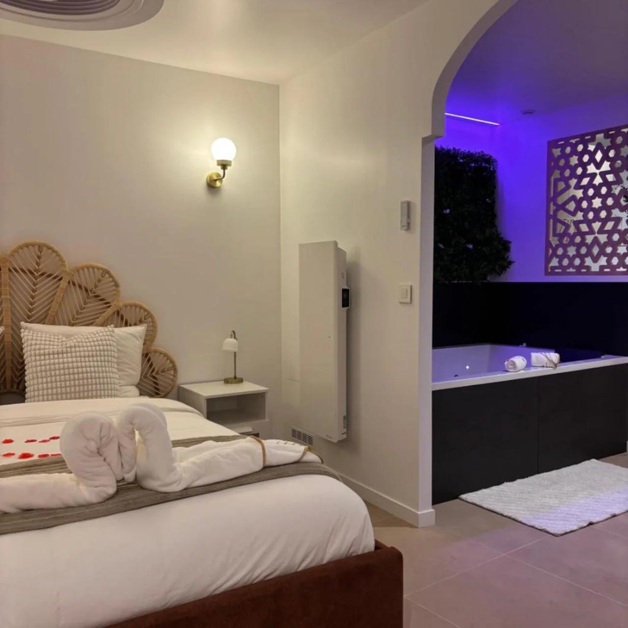 Suite orientale avec baignoire balnéo foto