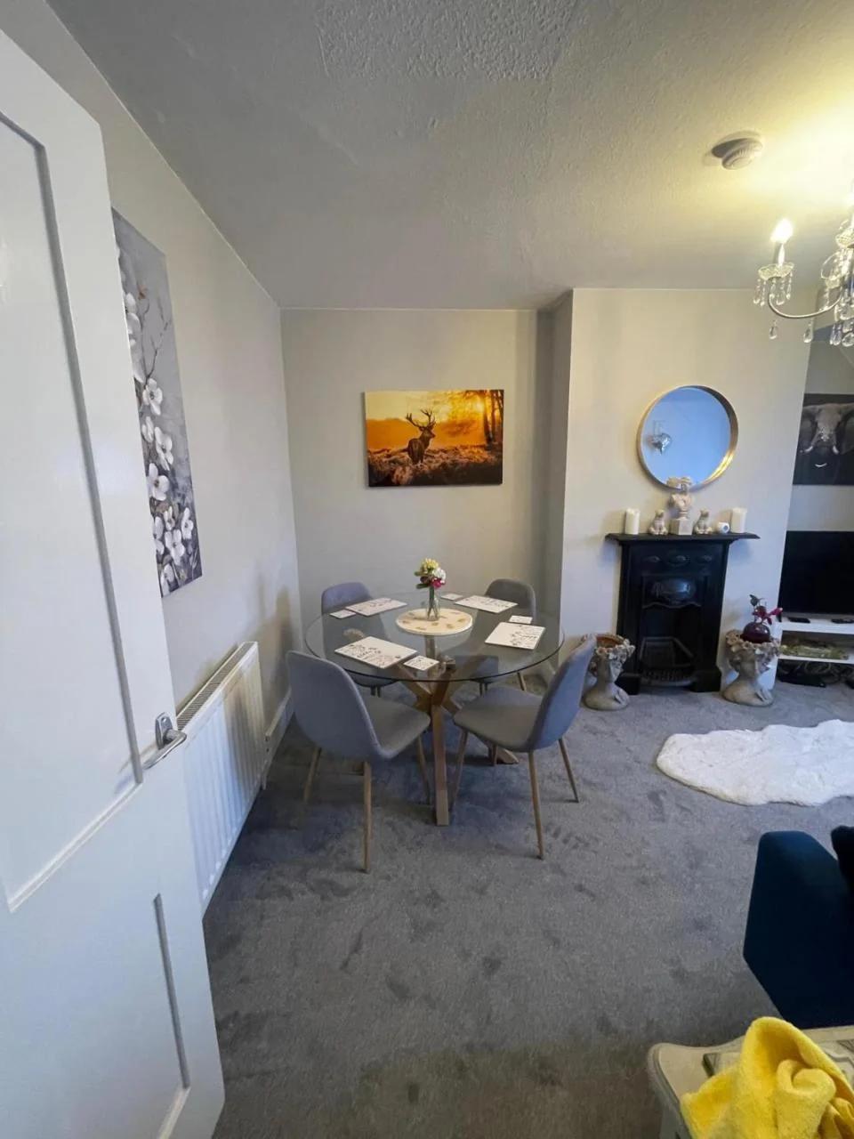 Amazing Central Windsor Flat Contractors welcome photo