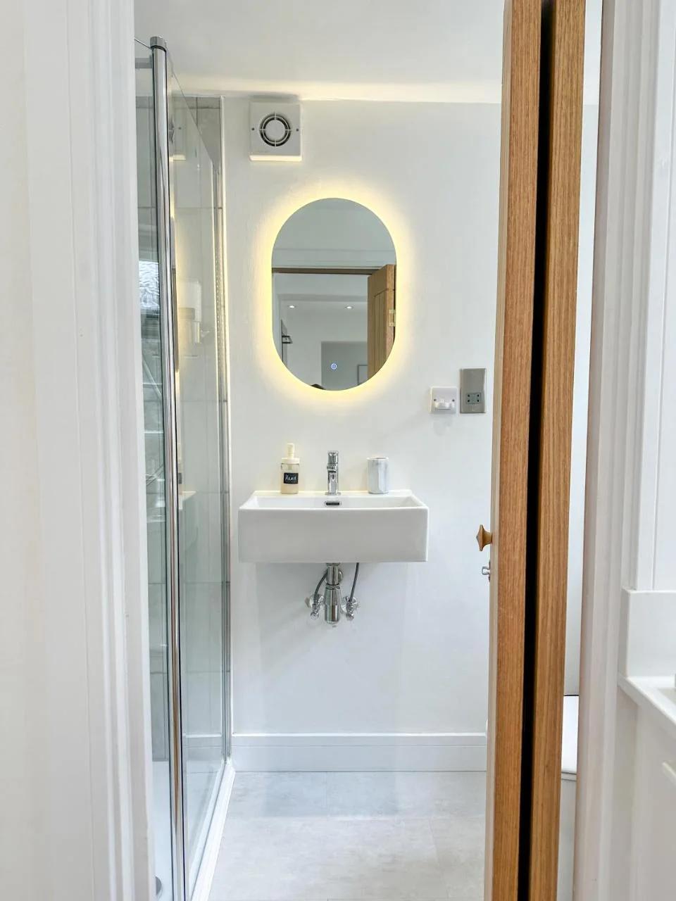 Camellia Studio - City Centre Luxury Apartment - Private Parking photo