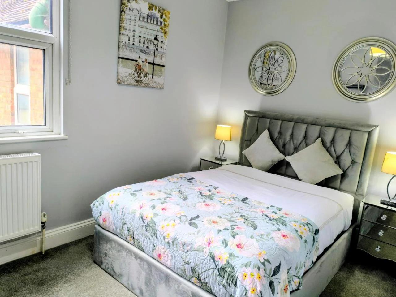 Designer 4BR Townhouse Oxford City Centre photo
