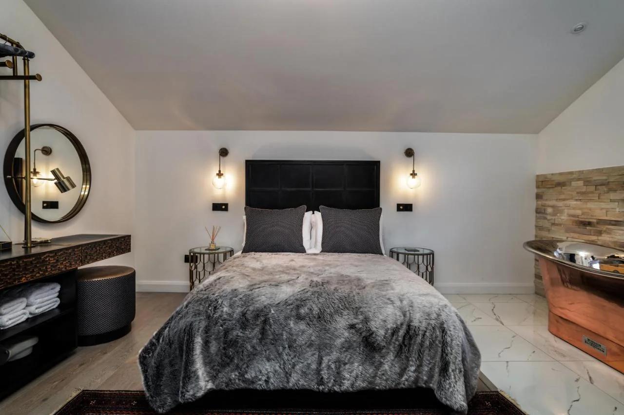 Pamper yourself in our DOUBLE SIZED copper tub -2 bedroom villa foto