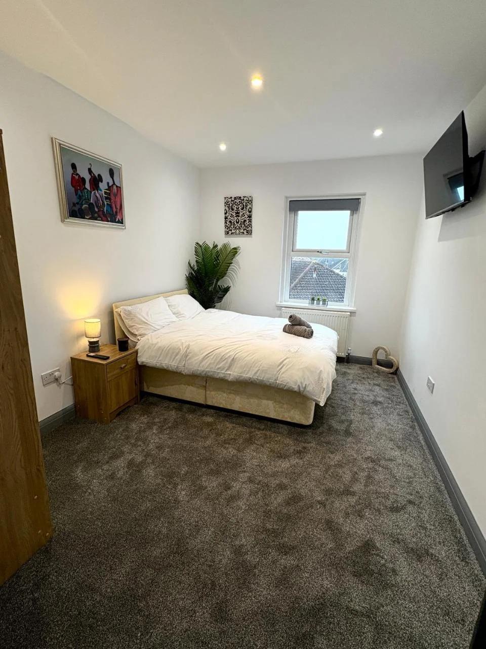 Spacious 4 Bed Retreat, 2 Bath, Sleeps 8 plus 2, Beach, Bars, Dinning, Shops, Golf, for Groups, Contractors or Families foto