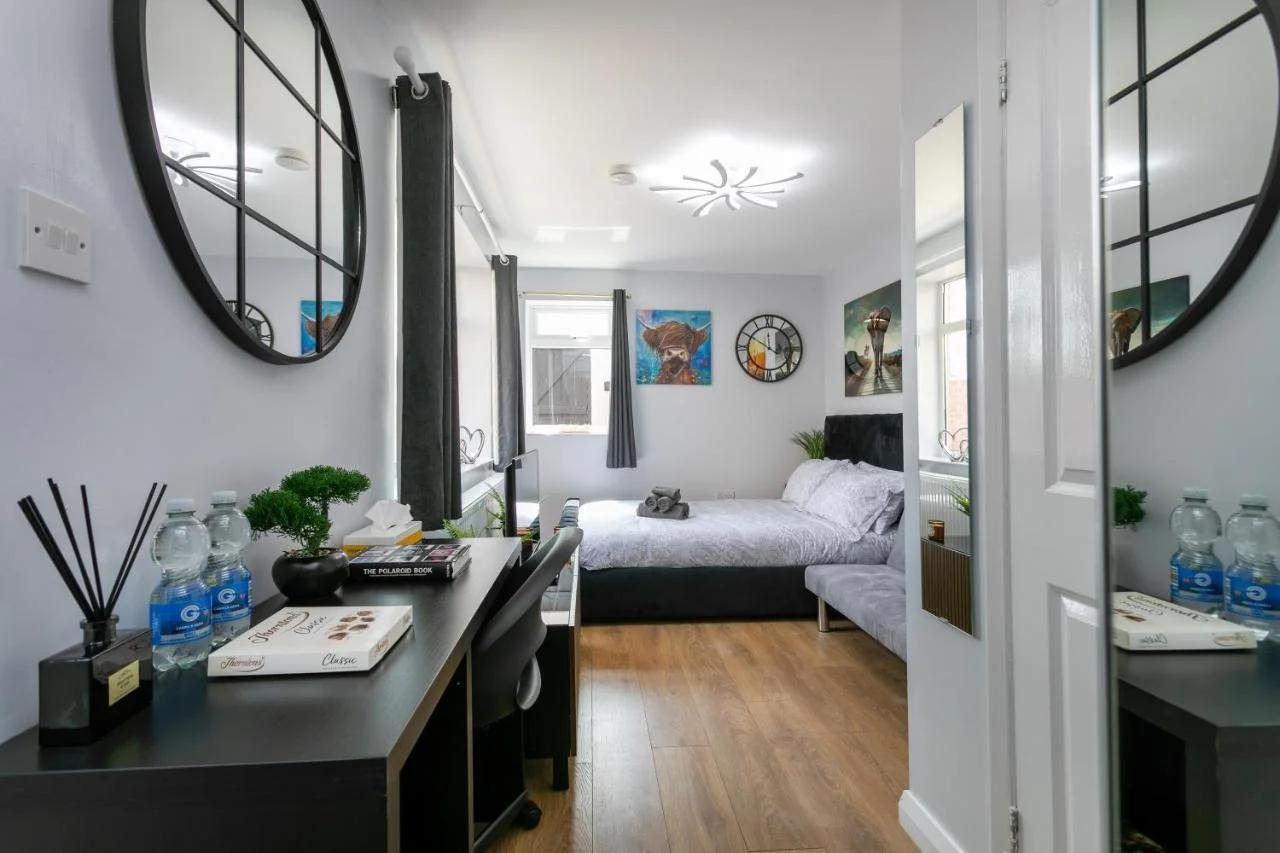 The Ashcroft - Stylish Luxury Studio near City Centre - Free Parking