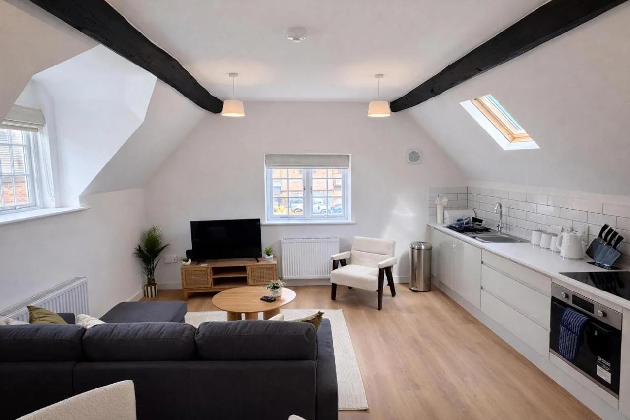 The Roost - 2-Bedroom Apartment - Sleeps 5 photo