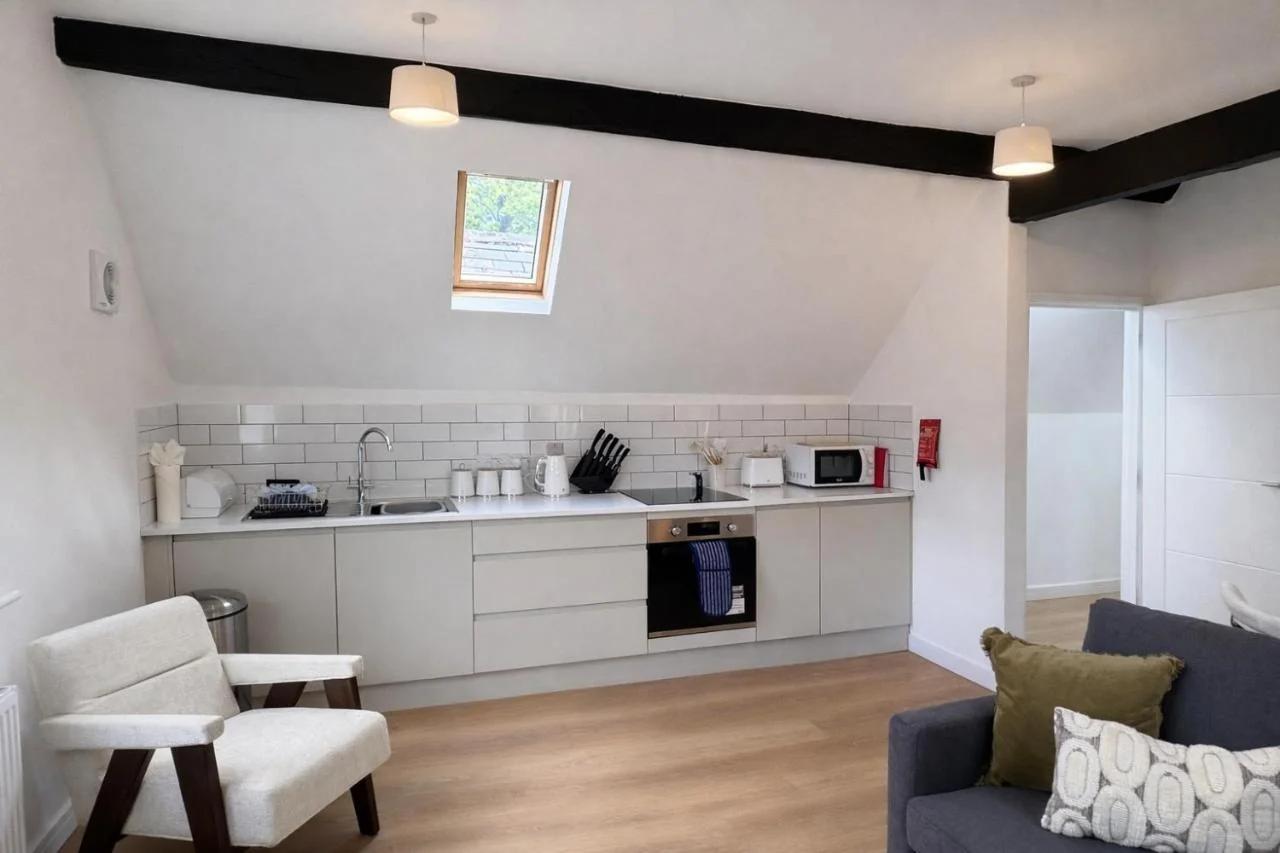 The Roost - 2-Bedroom Apartment - Sleeps 5 photo