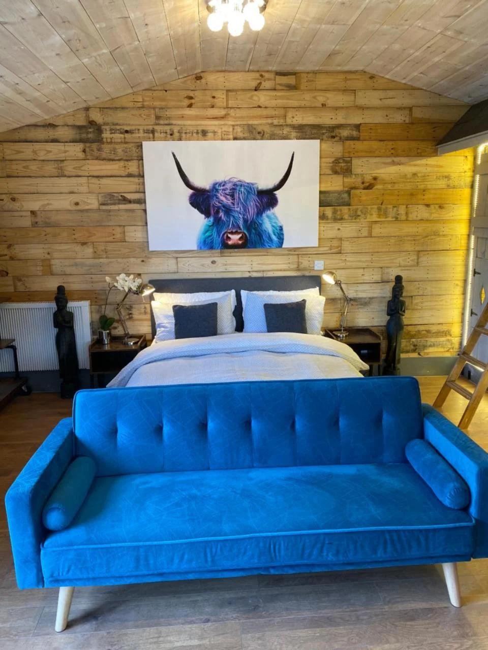 Willow Court Farm Studio East & Petting Farm, 8 mins to Legoland & Windsor, 15 mins to Lapland UK photo