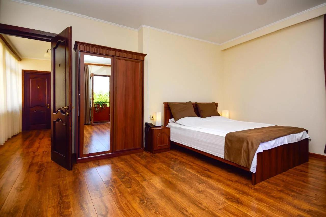 Hotel British House photo