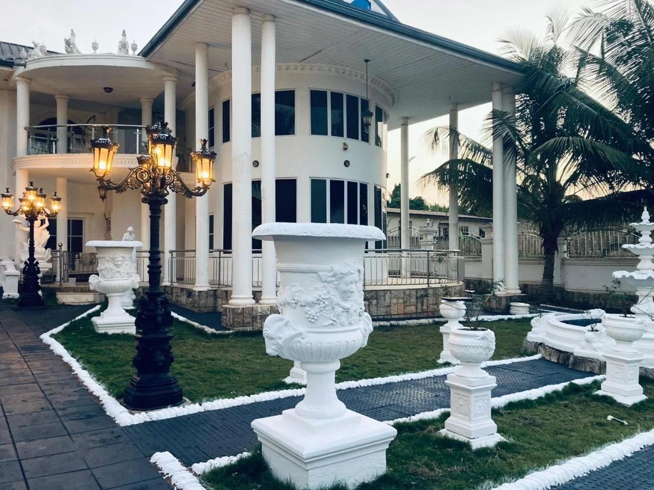 The Peacock Mansion photo