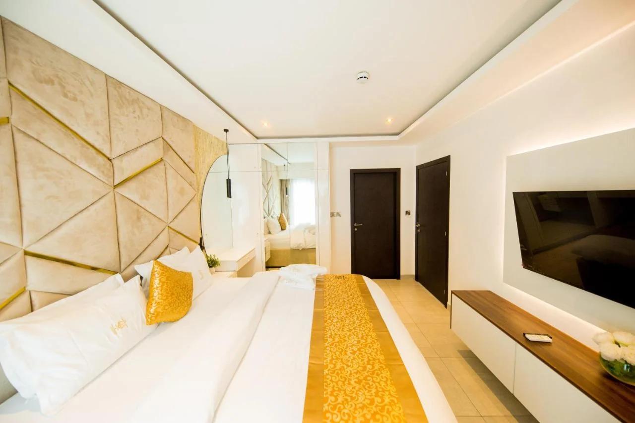 The Signature Apartment by G&L Luxury Properties photo