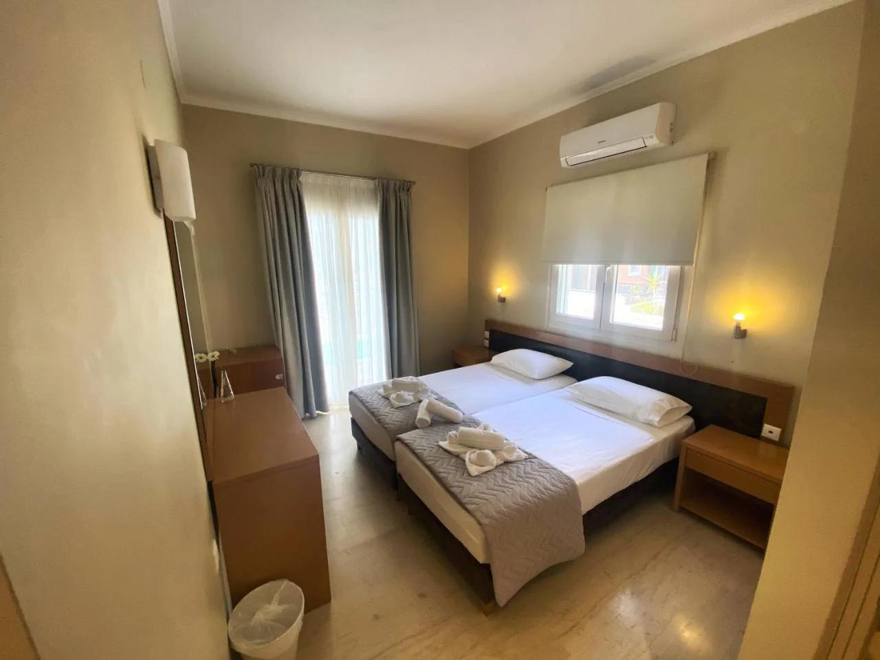 Cosmos Hotel photo