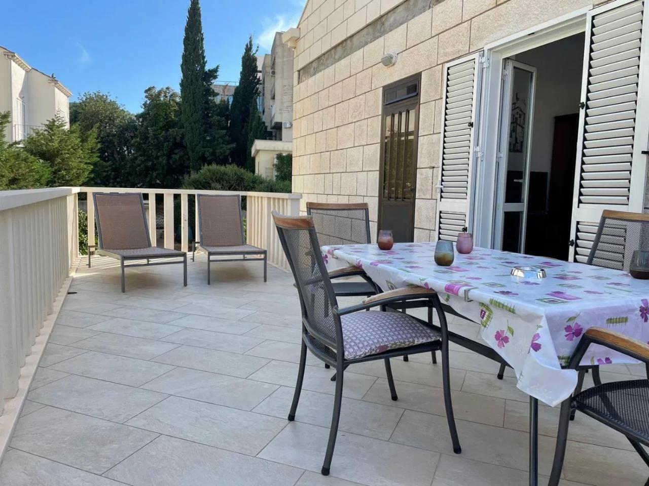 Aida Apartments and Rooms for couples and families FREE PARKING photo