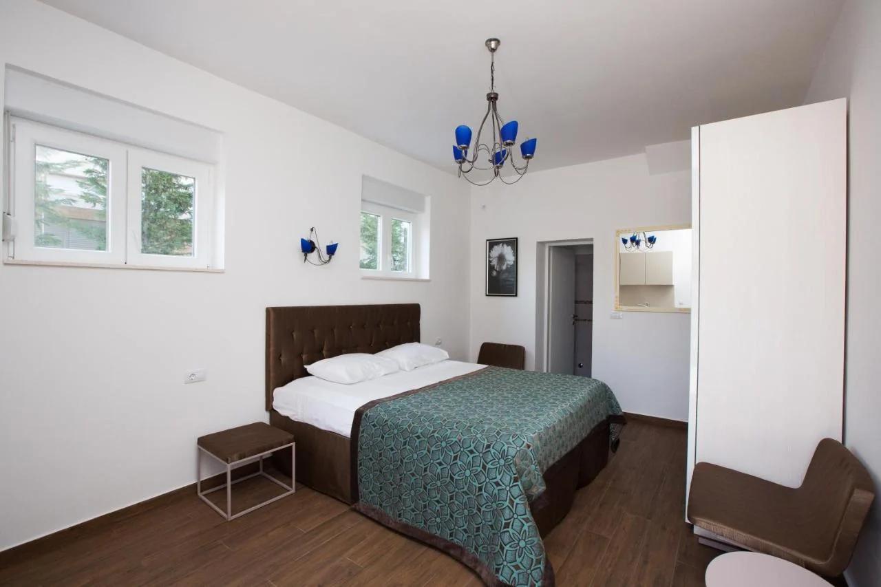 Aida Apartments and Rooms for couples and families FREE PARKING photo