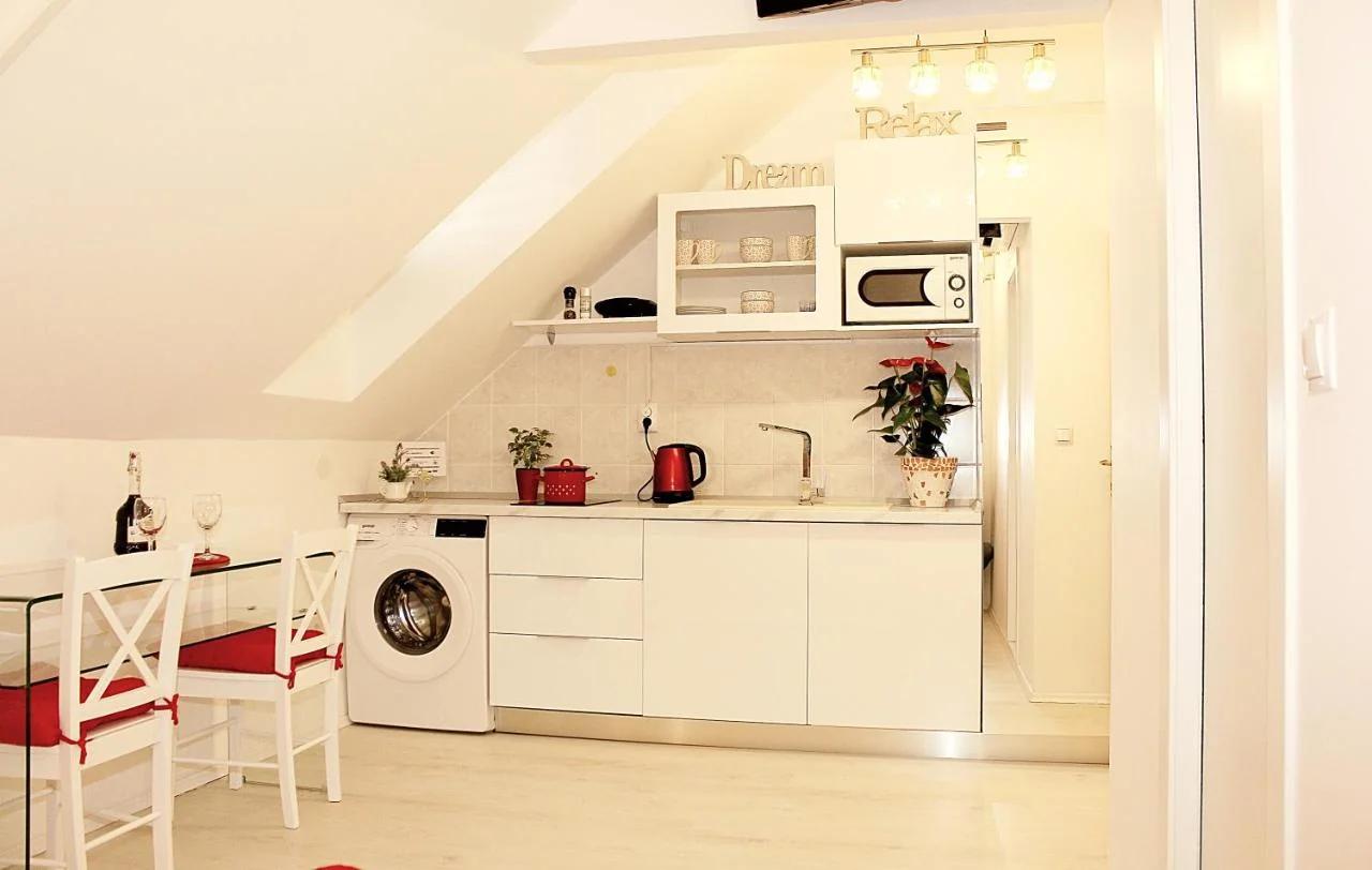 Angelus Apartments photo