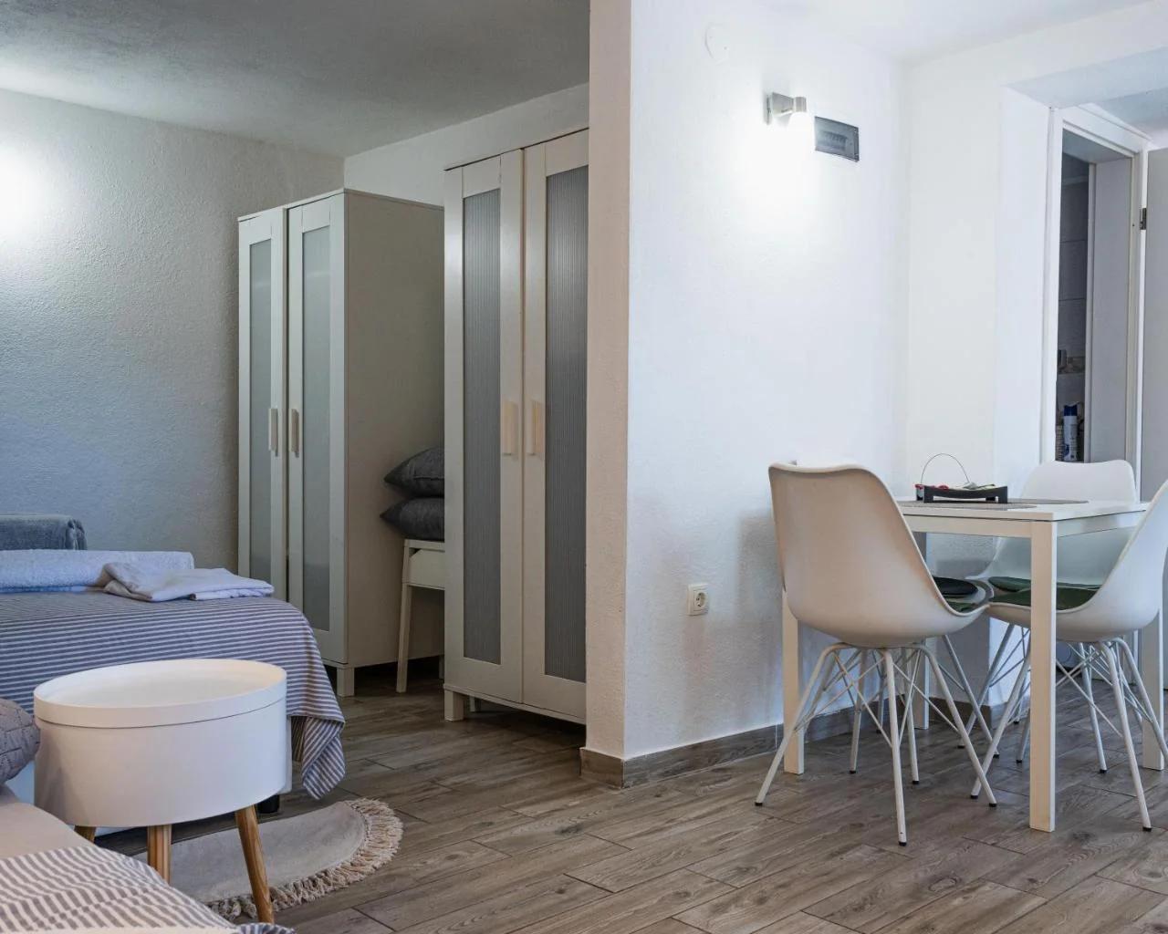 Apartment Ban photo