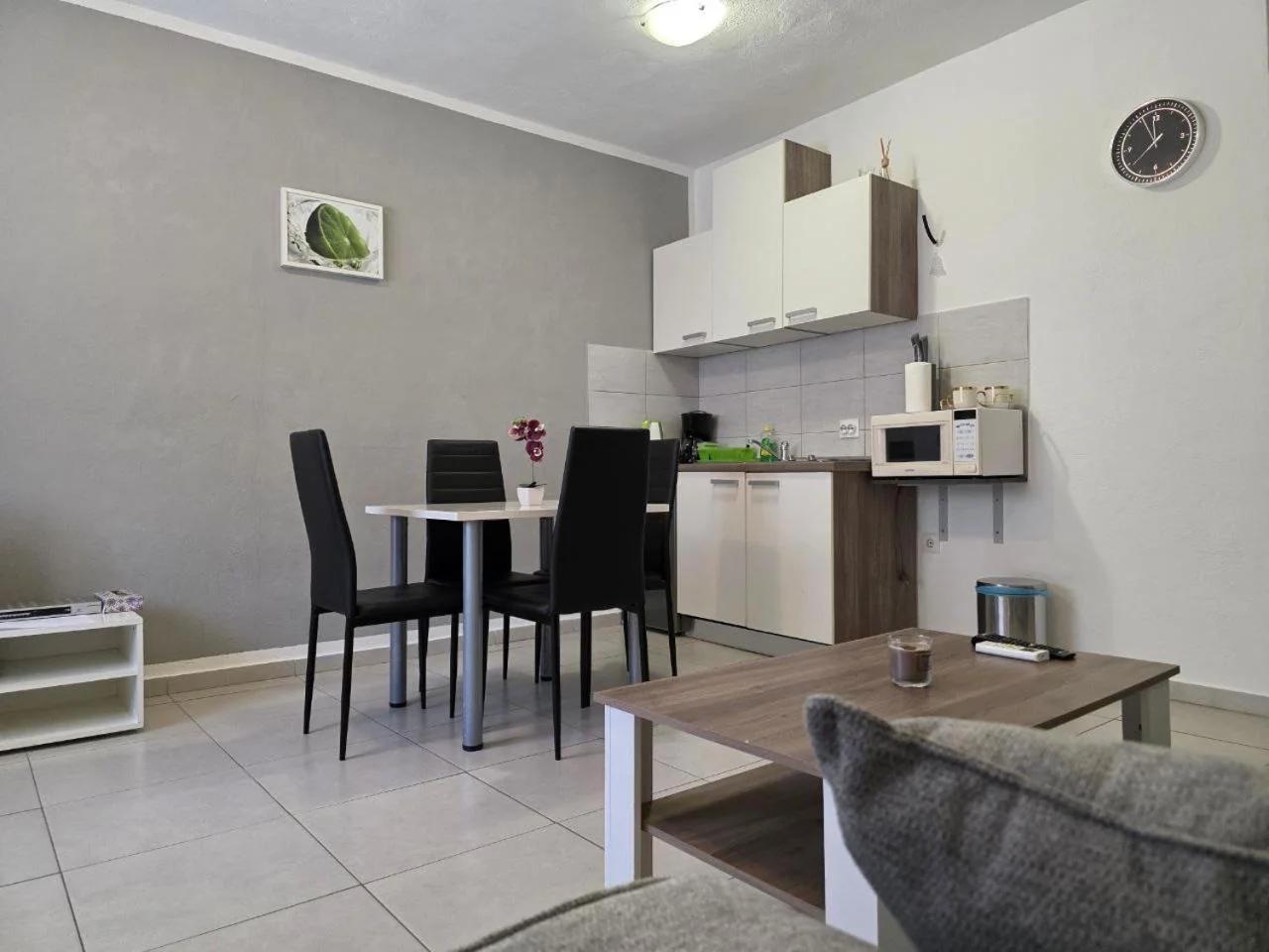 Apartment Ema foto