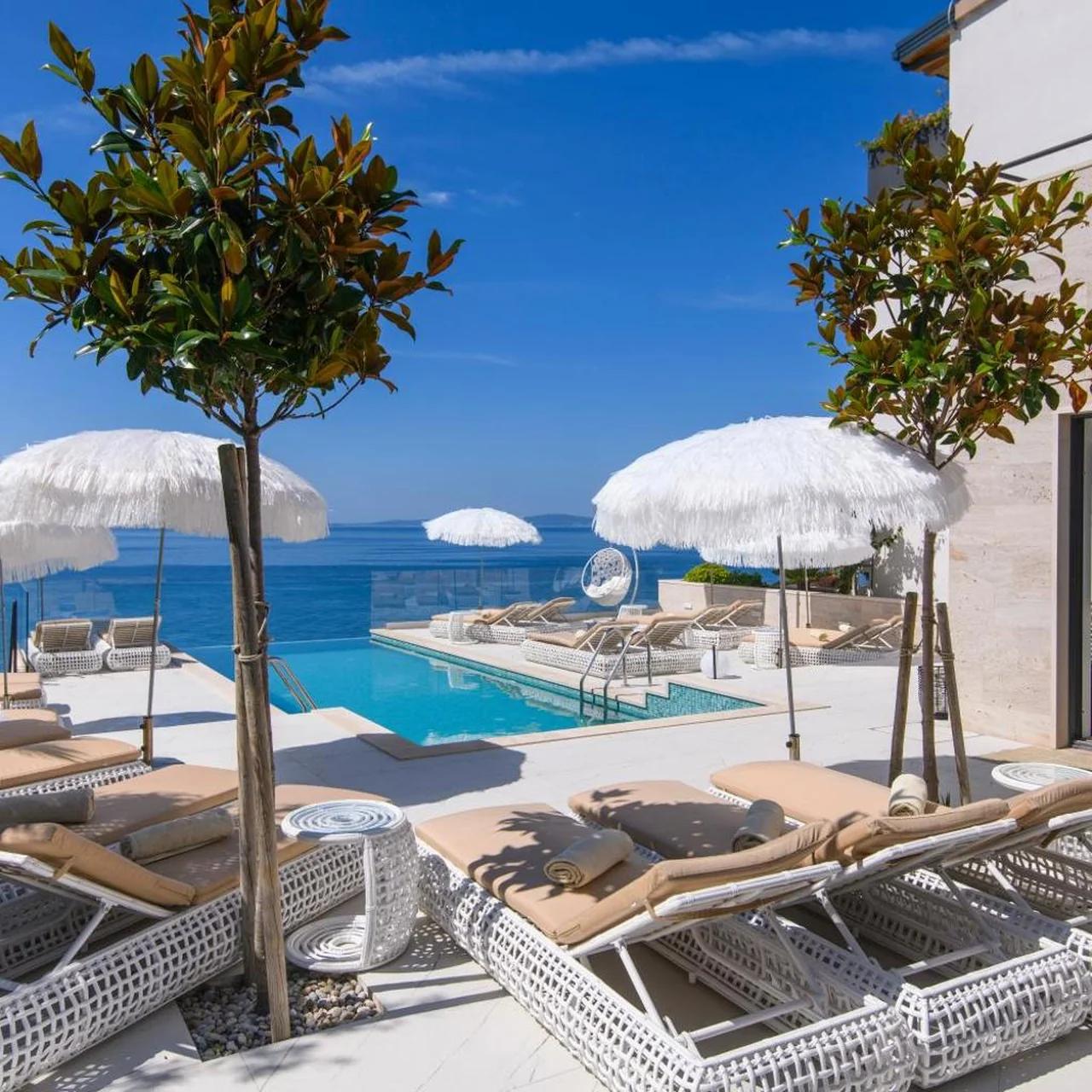 Gallery Luxury Suites & Rooms-Only Adults photo