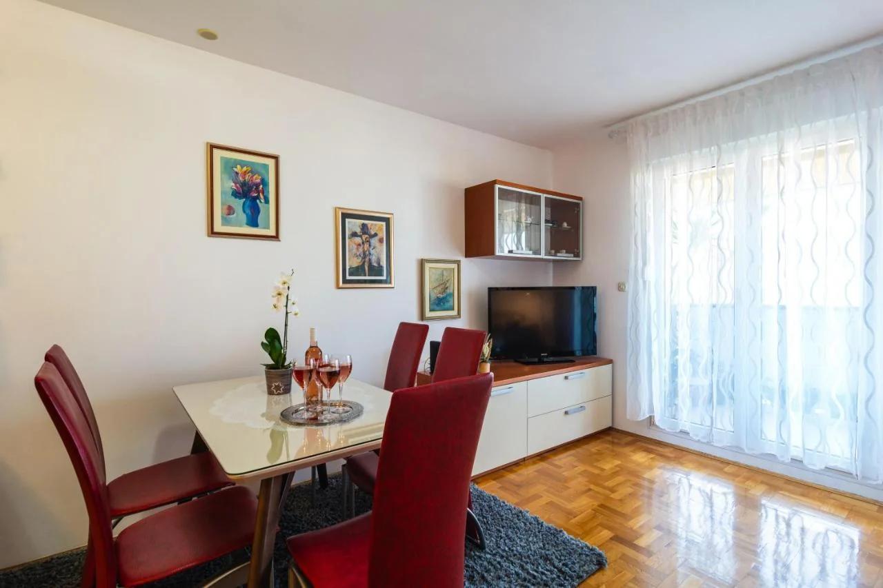 Apartment Harmony - Balcony and Free Secure Garage photo
