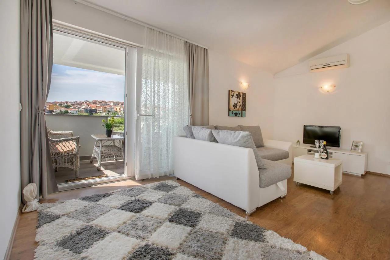 Apartment Lidija photo