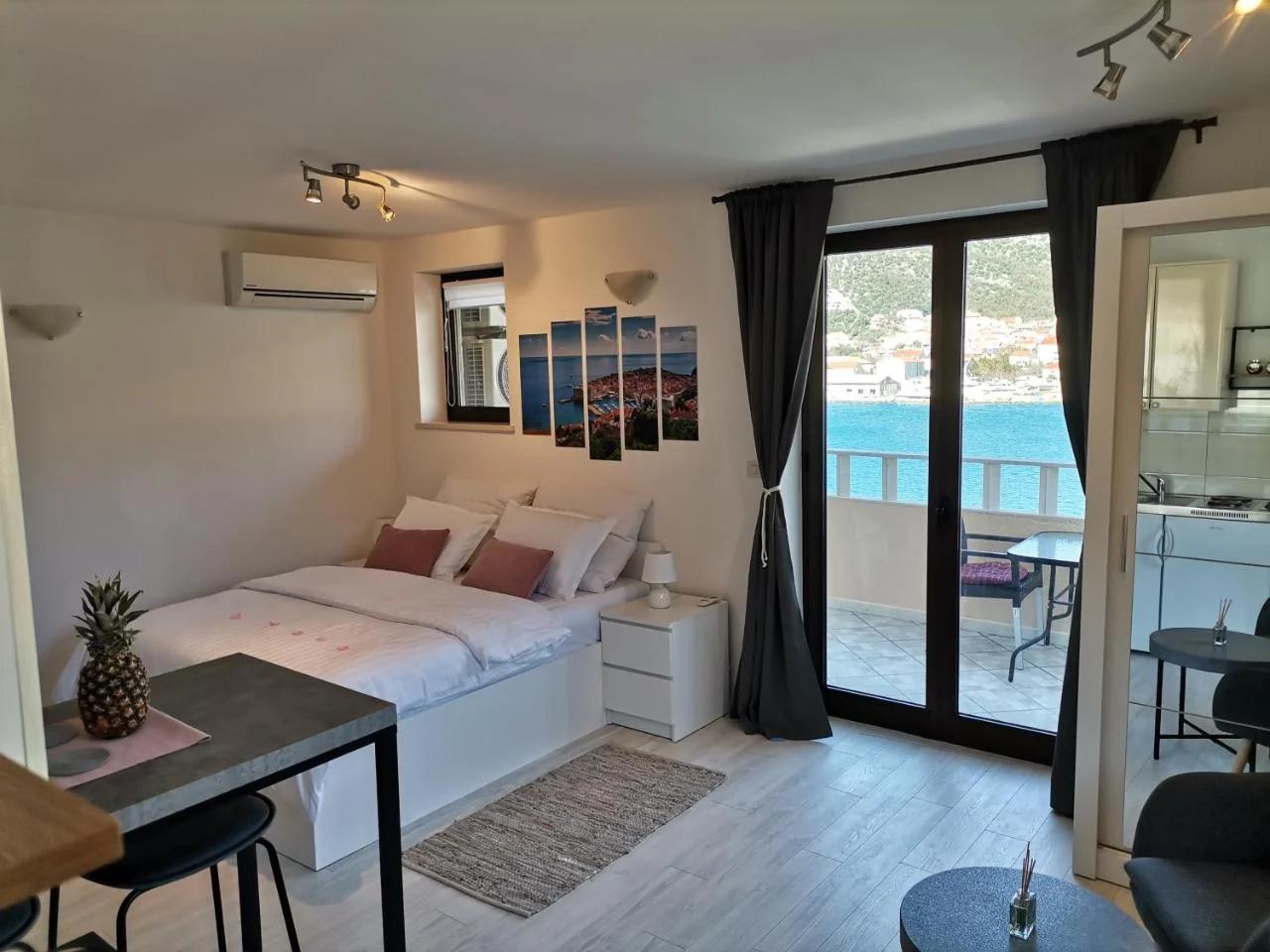 Apartments and Rooms Maritimo photo