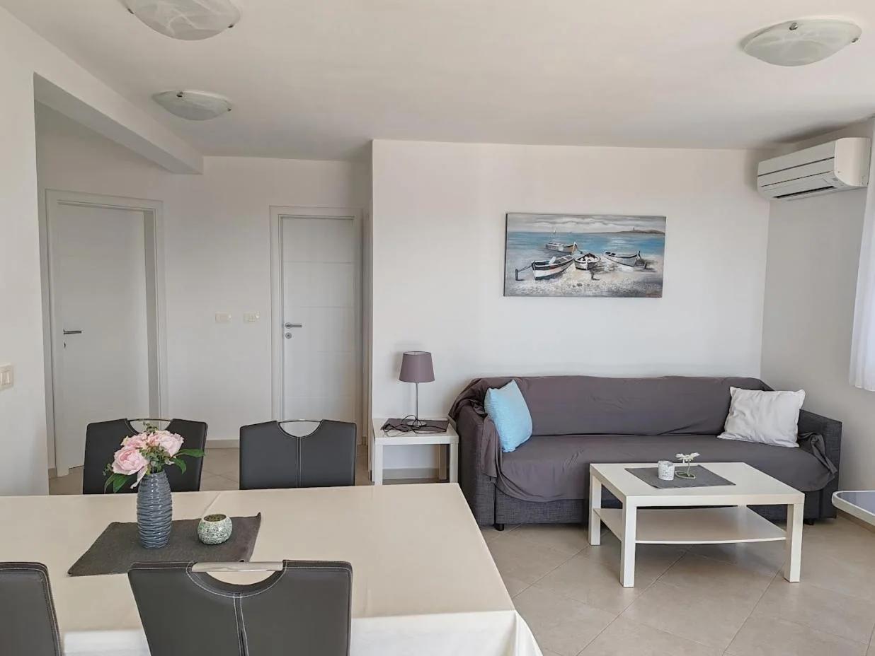 Apartments Oleander Lovrečica-residence with pool photo